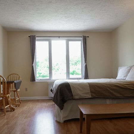 Atlantic Motel Berry Mills Екстериор снимка