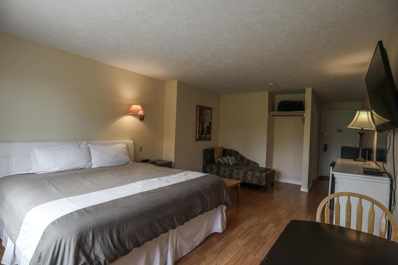 Atlantic Motel Berry Mills Екстериор снимка