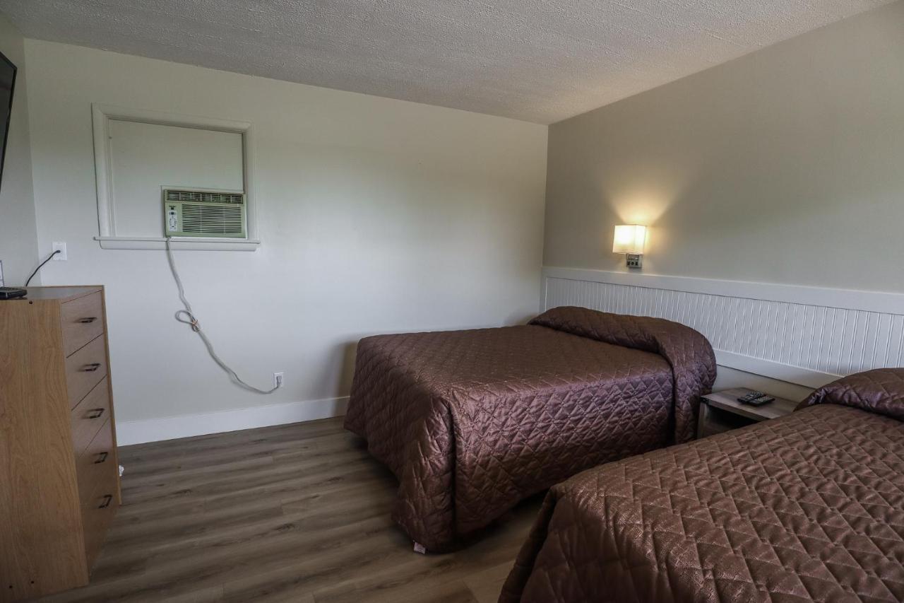 Atlantic Motel Berry Mills Екстериор снимка