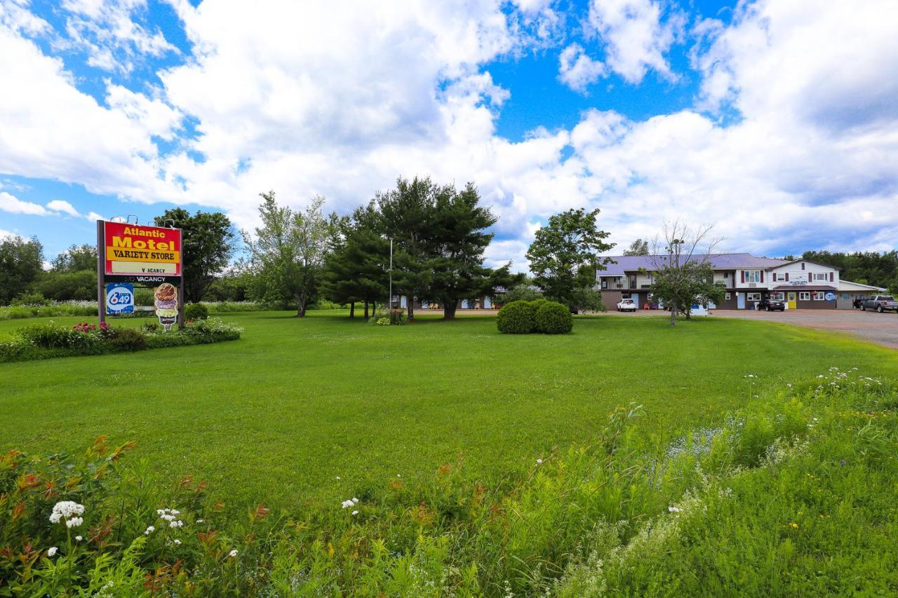 Atlantic Motel Berry Mills Екстериор снимка