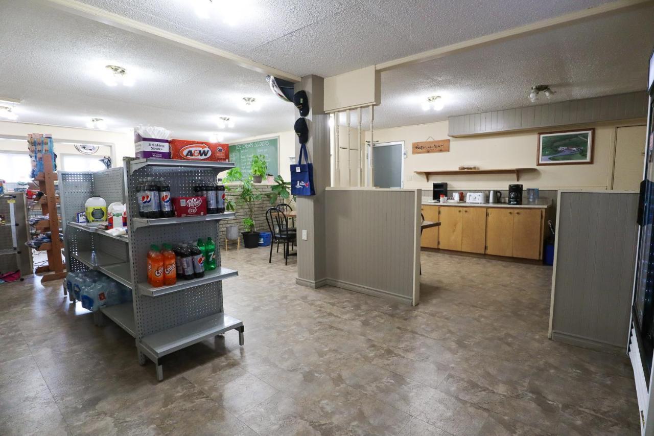 Atlantic Motel Berry Mills Екстериор снимка