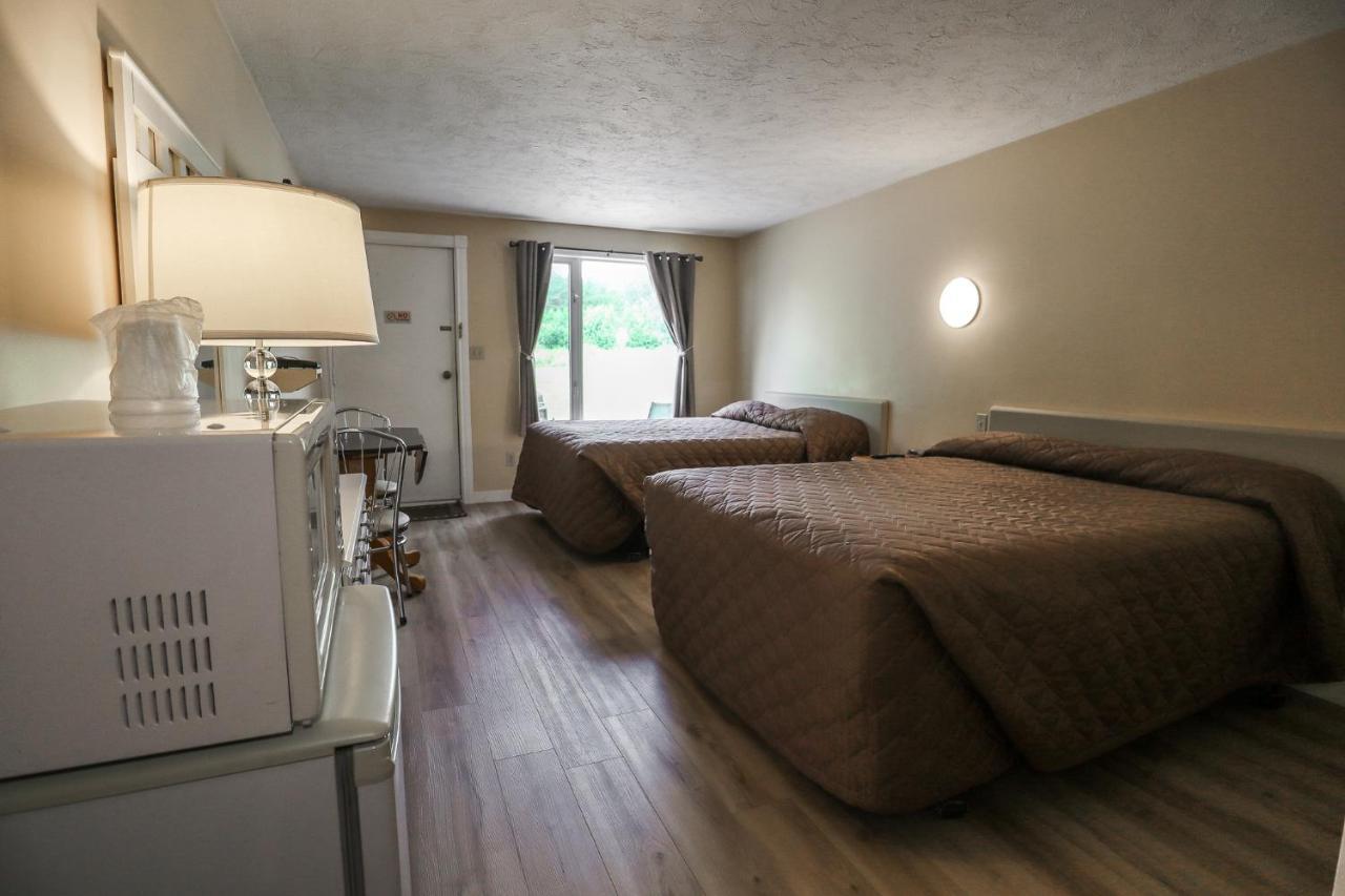 Atlantic Motel Berry Mills Екстериор снимка