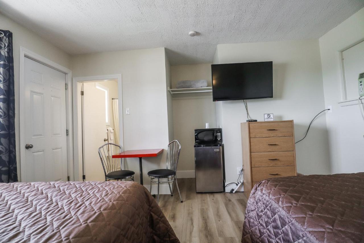 Atlantic Motel Berry Mills Екстериор снимка