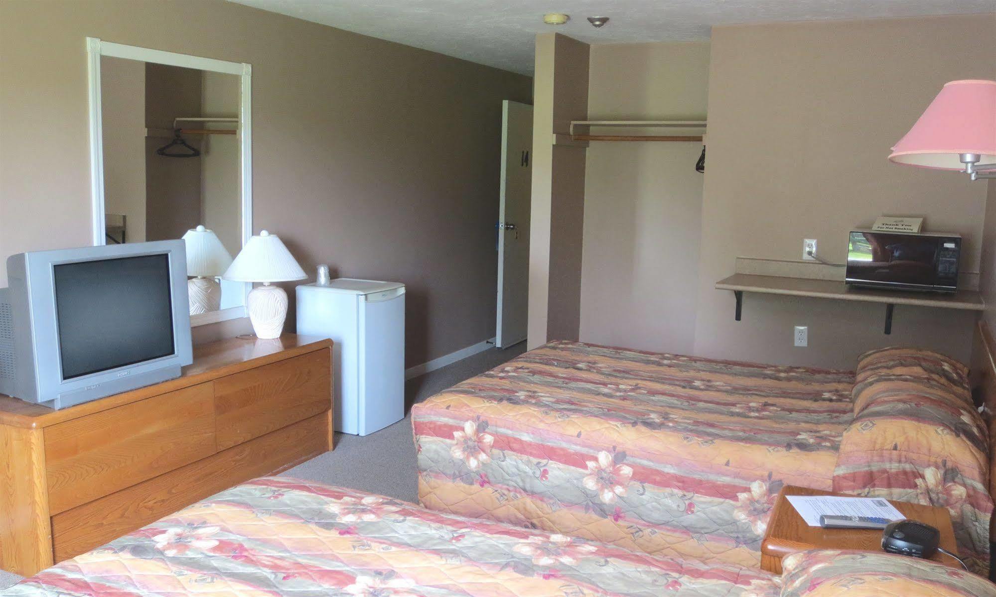 Atlantic Motel Berry Mills Екстериор снимка