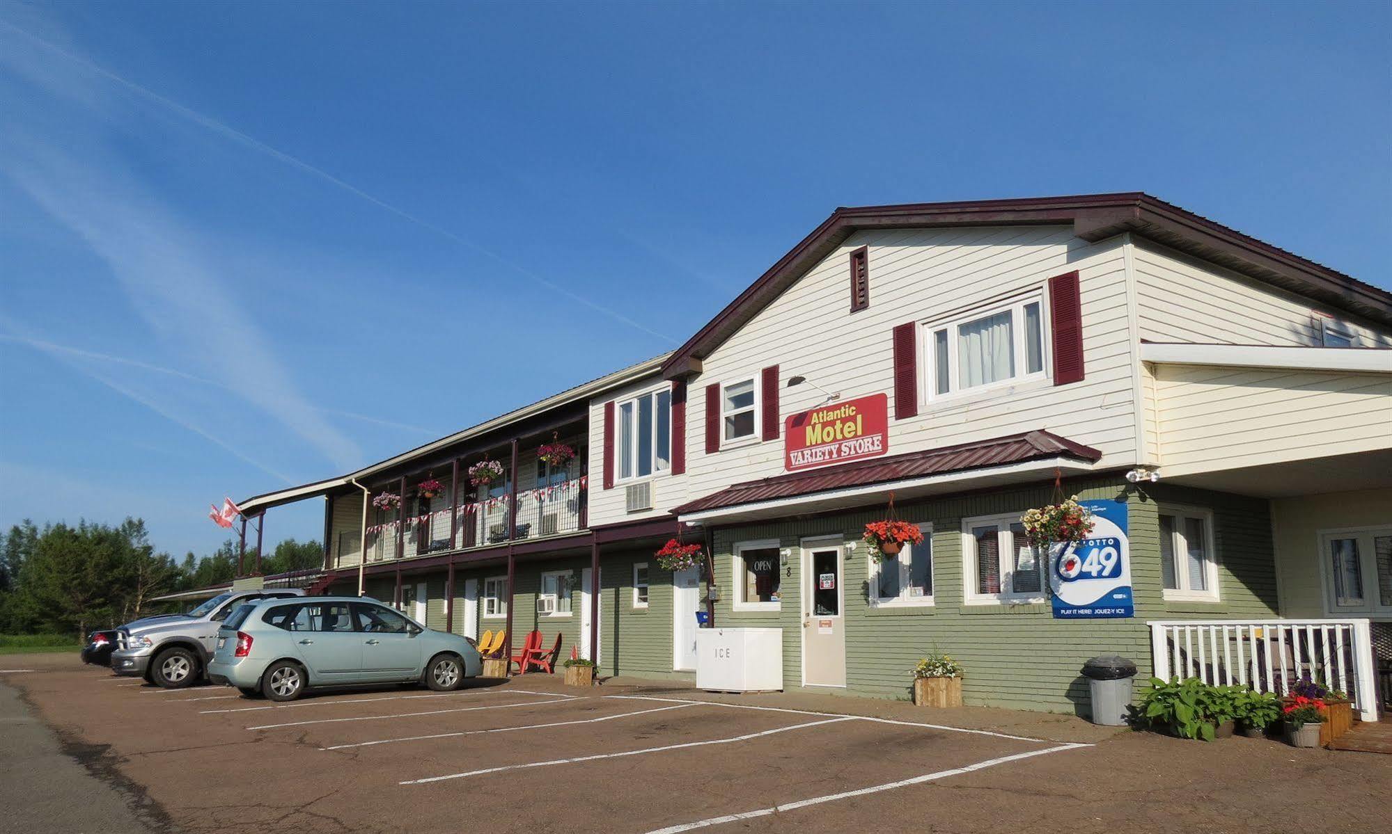 Atlantic Motel Berry Mills Екстериор снимка